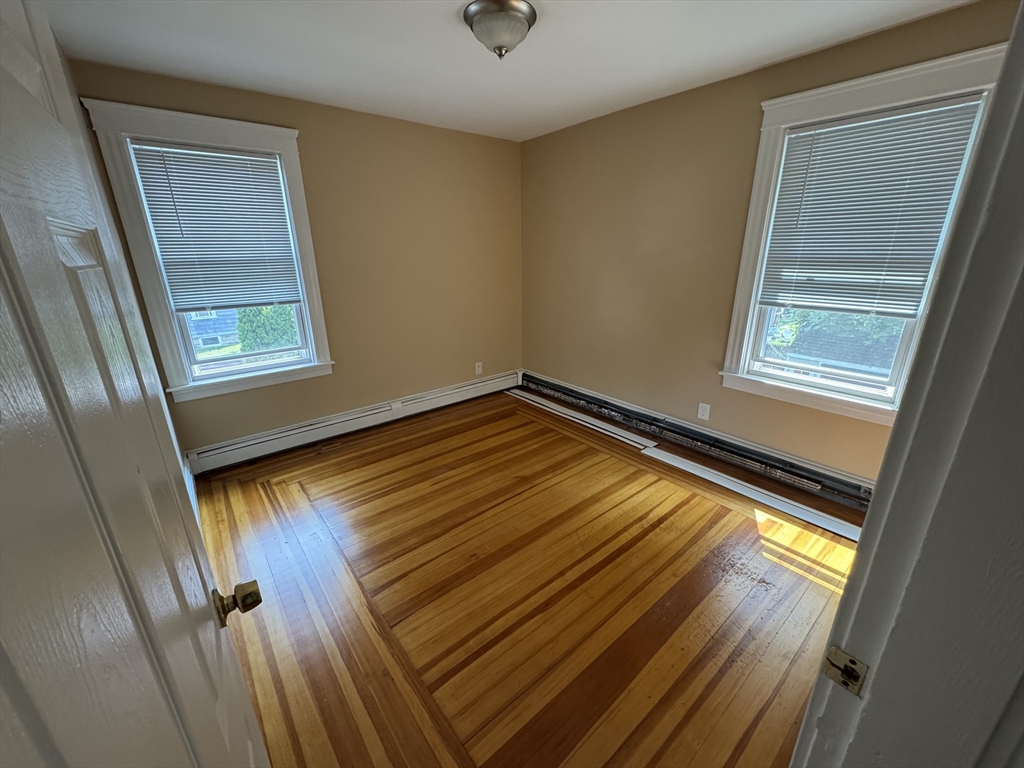 Attleboro, Massachusetts 02703, United States, 3 Bedrooms Bedrooms, ,1 BathroomBathrooms,Residential,Active,151086