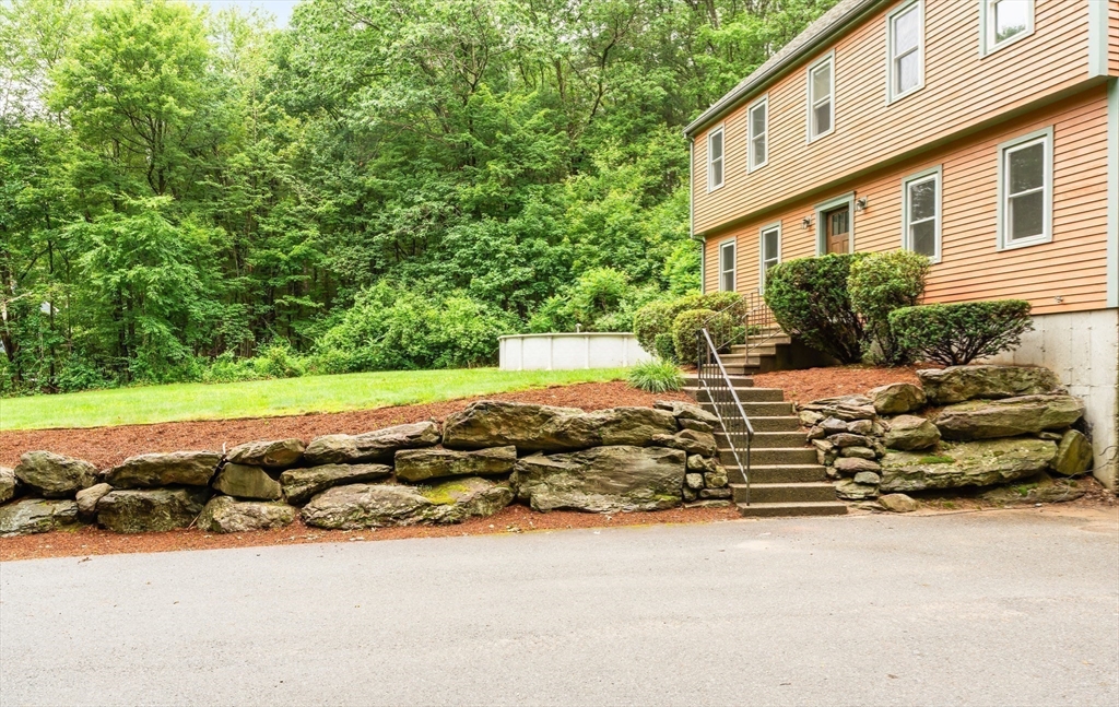 7 Evergreen Cir