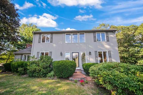 17 Mcneil Cir Marlborough MA 01752