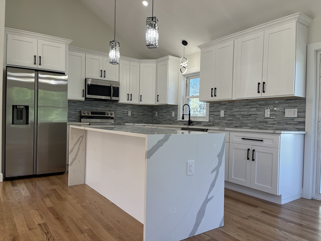 272 S Main St, Hopedale, MA Photo #10