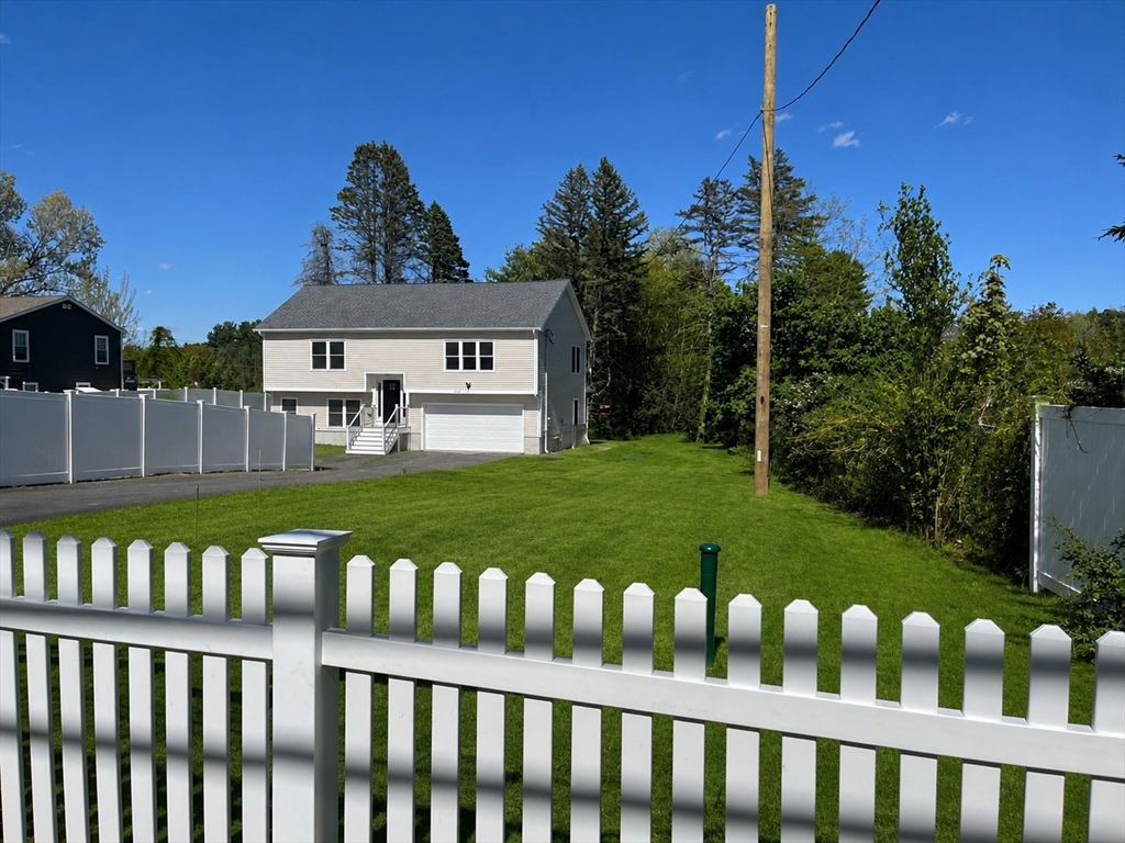272 S Main St, Hopedale, MA Photo #4