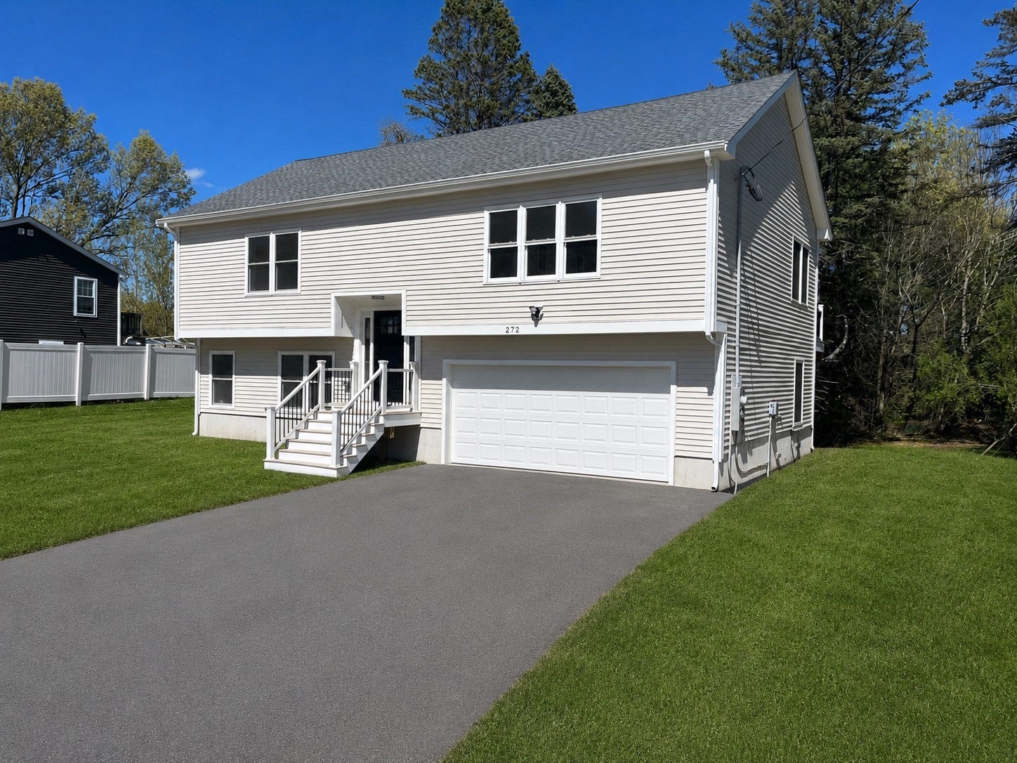 272 S Main St
