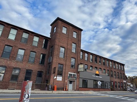 Photo of 75 Webster St #J2nd9, Worcester, MA 01603 (MLS # 73449366)