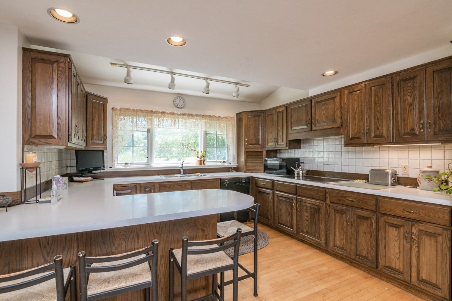 1753 S East St, Amherst, MA, 1753 S East St, Amherst, MA Photo #13