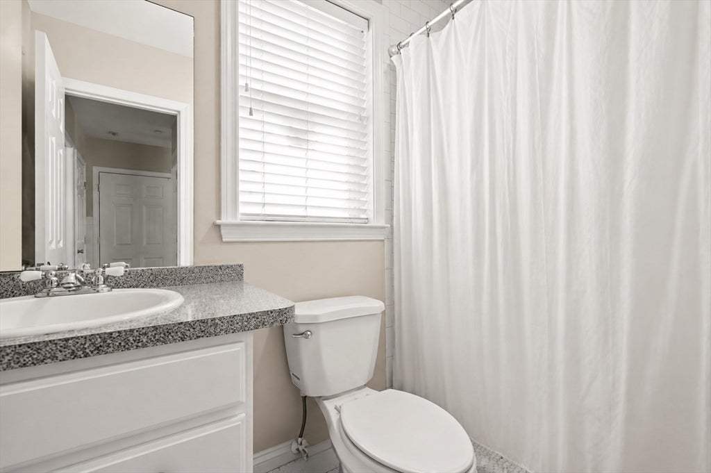 10 Malta St #1, Hull, MA Photo #6