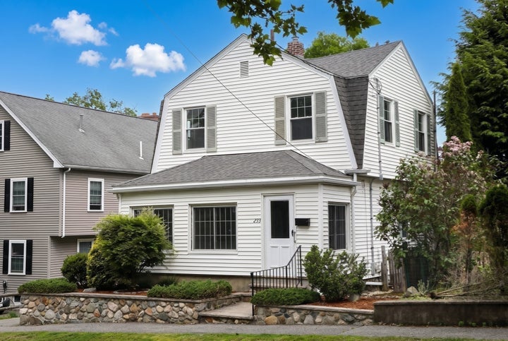 Photo 1 of 42 — 233 Florence Ave, Arlington, MA 02476