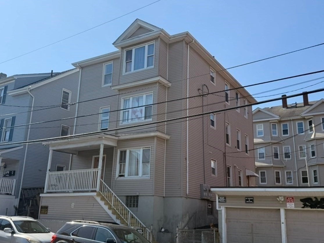 425 Division St