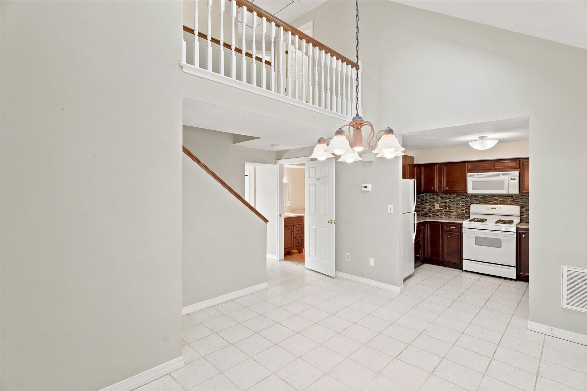 59 Holyoke St #3, Lynn, MA, 59 Holyoke St #3, Lynn, MA Photo #3