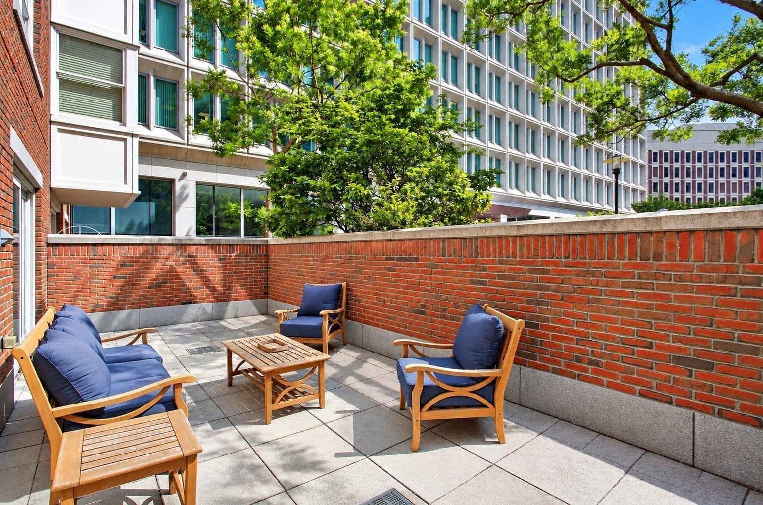 10 Bowdoin St. 202