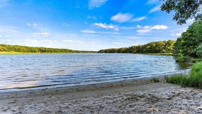 49 Fishermans Cove Rd