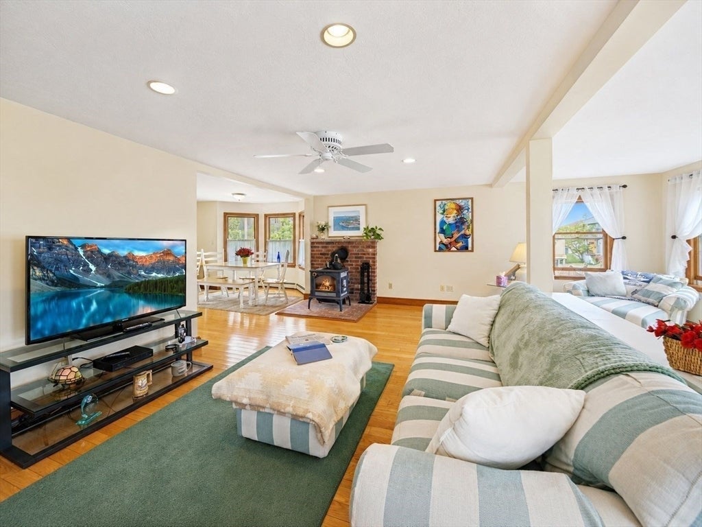 36 Hampton Circle, Hull, MA, 36 Hampton Circle, Hull, MA Photo #4