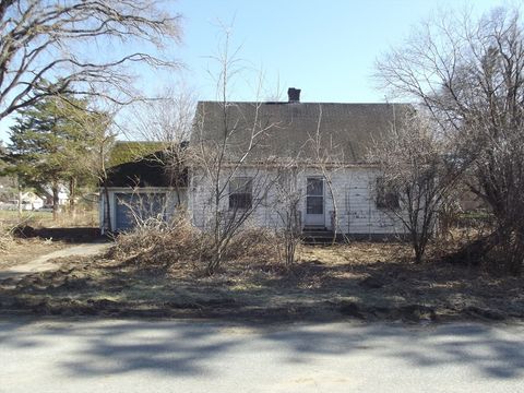 3 Rennie St Lunenburg MA 01462