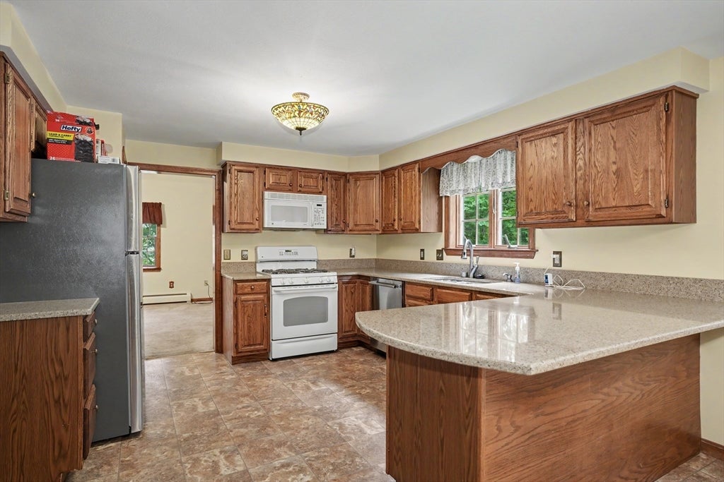 5 Ohio Rd, Tyngsborough, MA, 5 Ohio Rd, Tyngsborough, MA Photo #9
