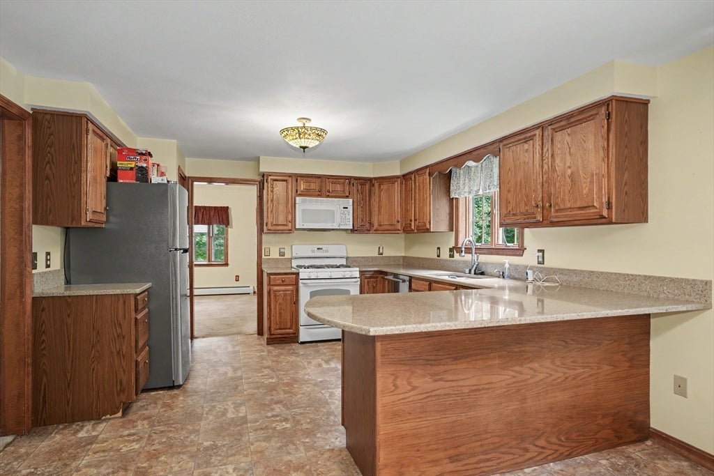 5 Ohio Rd, Tyngsborough, MA, 5 Ohio Rd, Tyngsborough, MA Photo #5