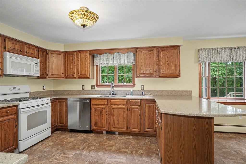 5 Ohio Rd, Tyngsborough, MA, 5 Ohio Rd, Tyngsborough, MA Photo #6