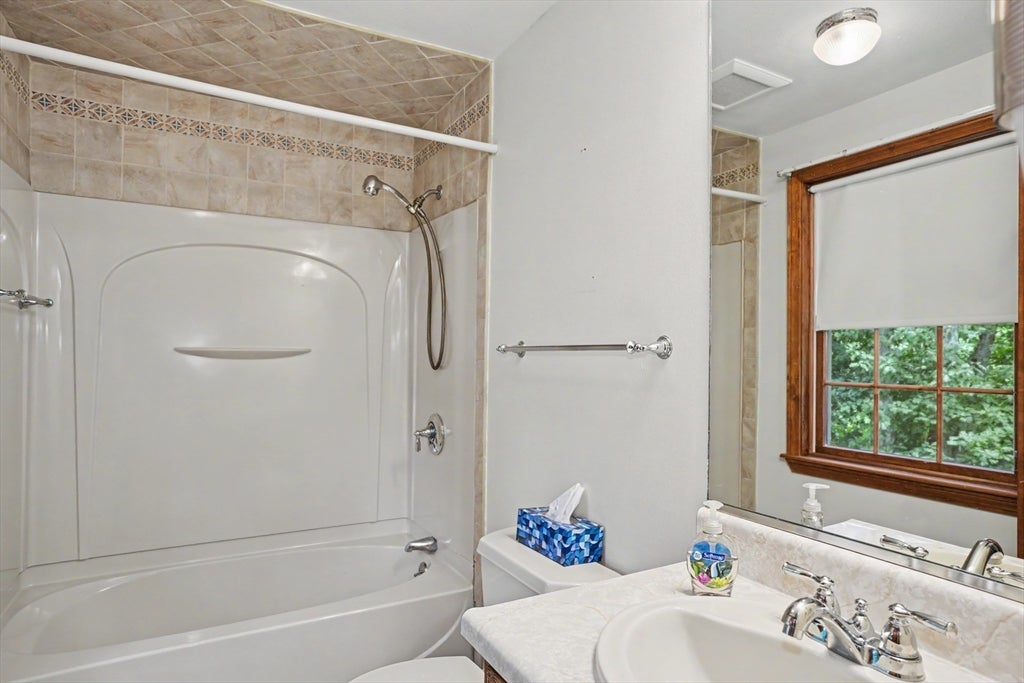 5 Ohio Rd, Tyngsborough, MA, 5 Ohio Rd, Tyngsborough, MA Photo #26