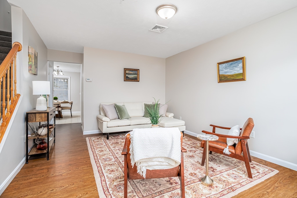 104 Lake St 104