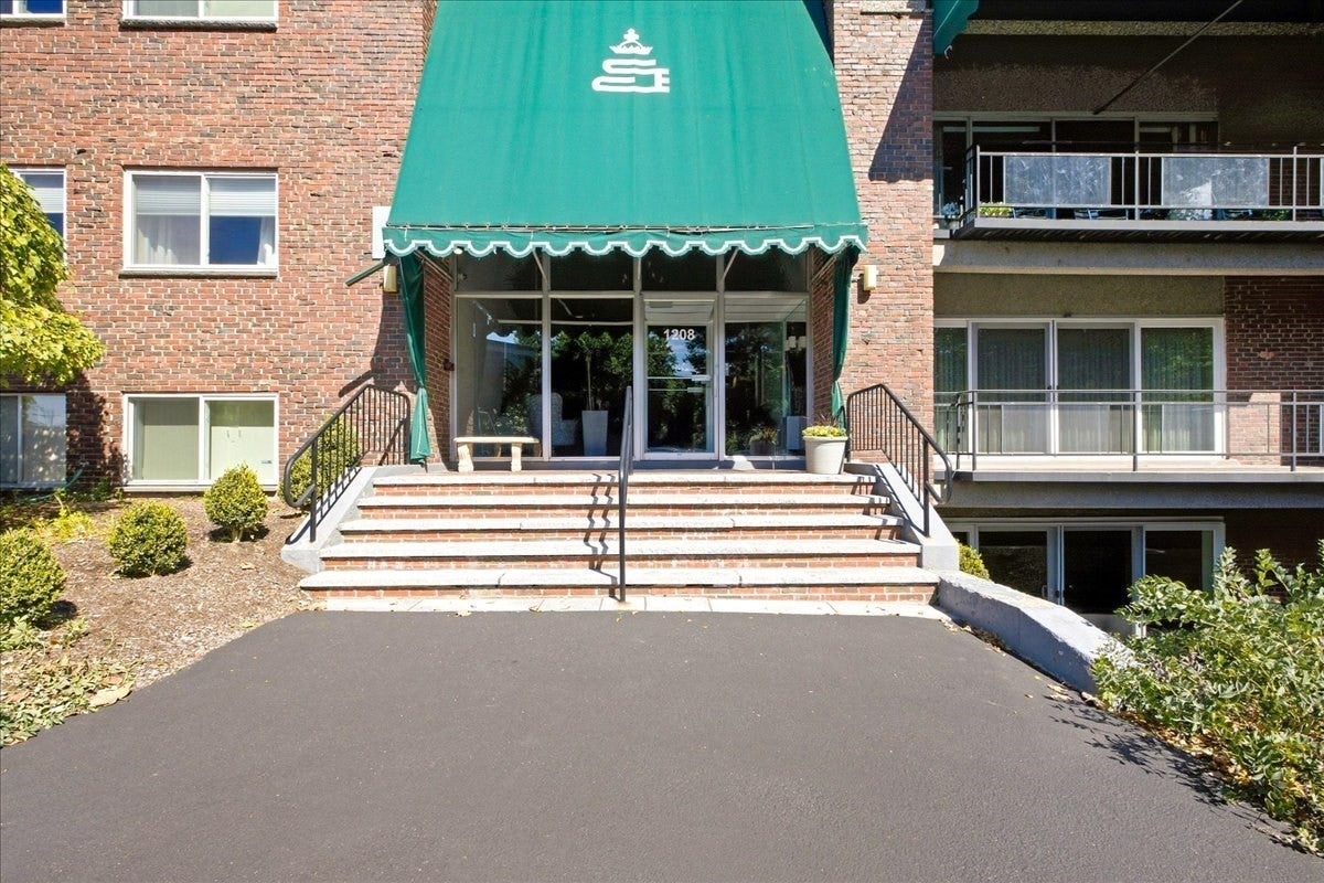 1208 Greendale Ave 211