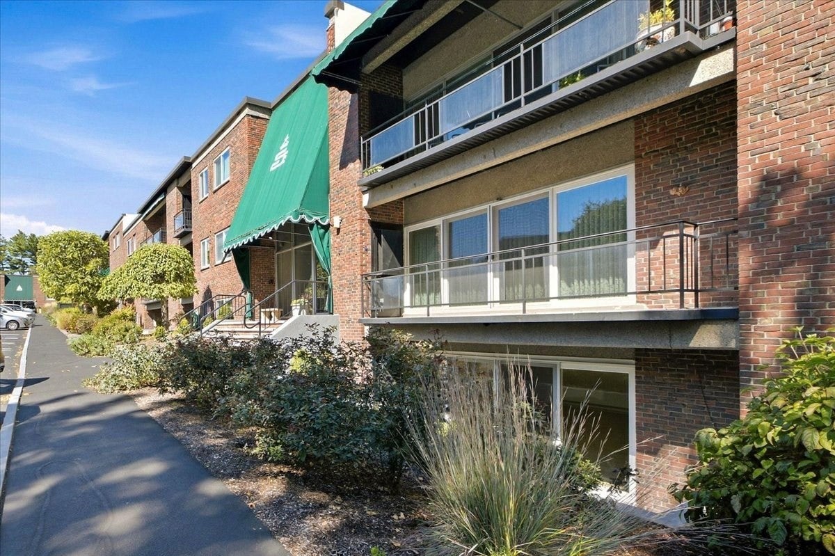 1208 Greendale Ave 211