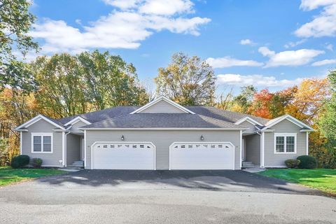 74 Elmcrest Dr 74 Chicopee MA 01013