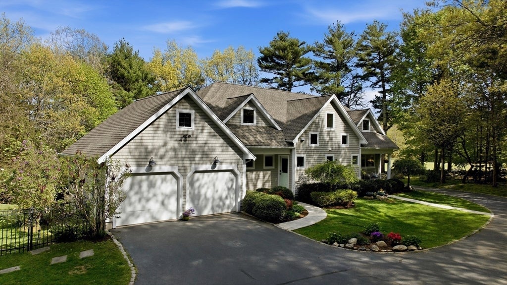 7 Shadow Farm Ln