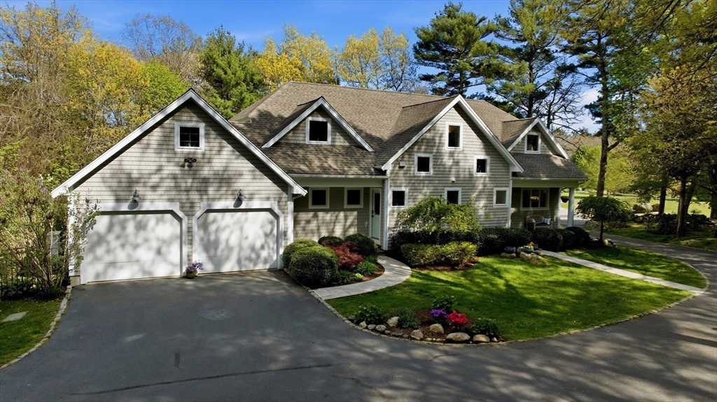 7 Shadow Farm Ln