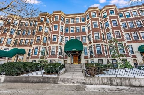 378 Riverway 3 Boston MA 02115