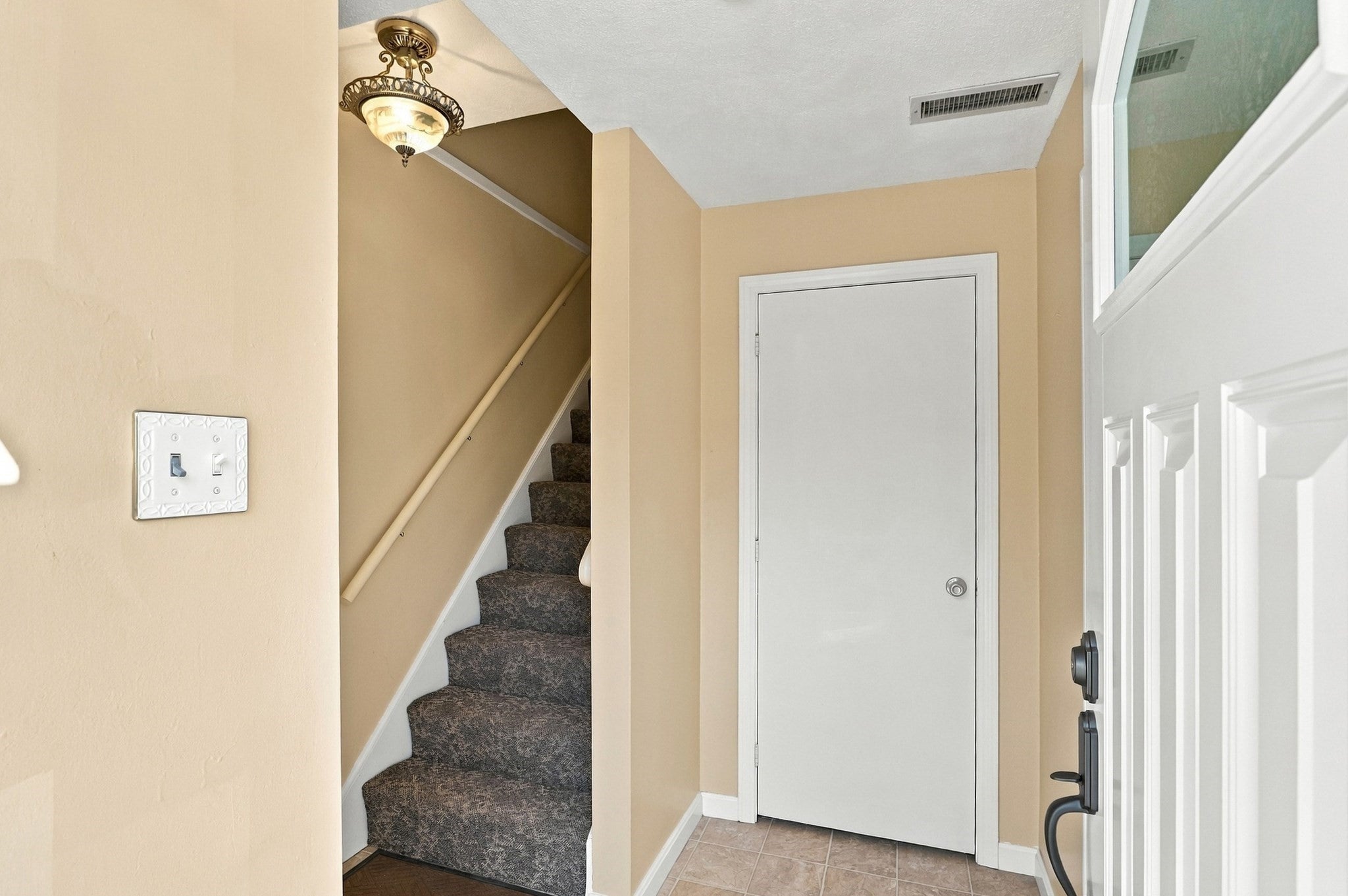 32 Frederick St #6, Dracut, MA, 32 Frederick St #6, Dracut, MA Photo #4