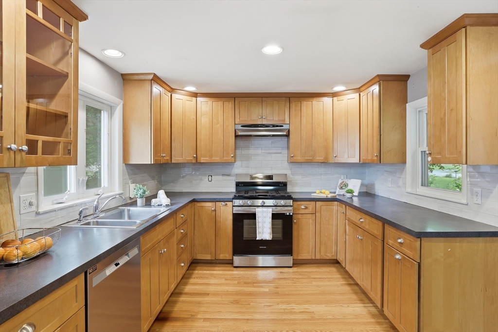 23 Wychwood Dr, Littleton, MA Photo #5