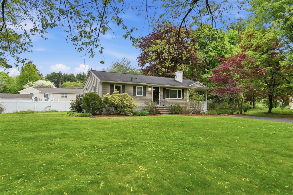 23 Wychwood Dr, Littleton, MA Photo #2