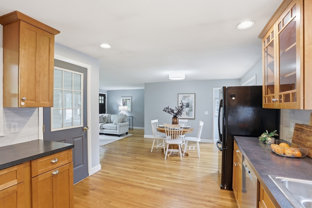 23 Wychwood Dr, Littleton, MA Photo #9