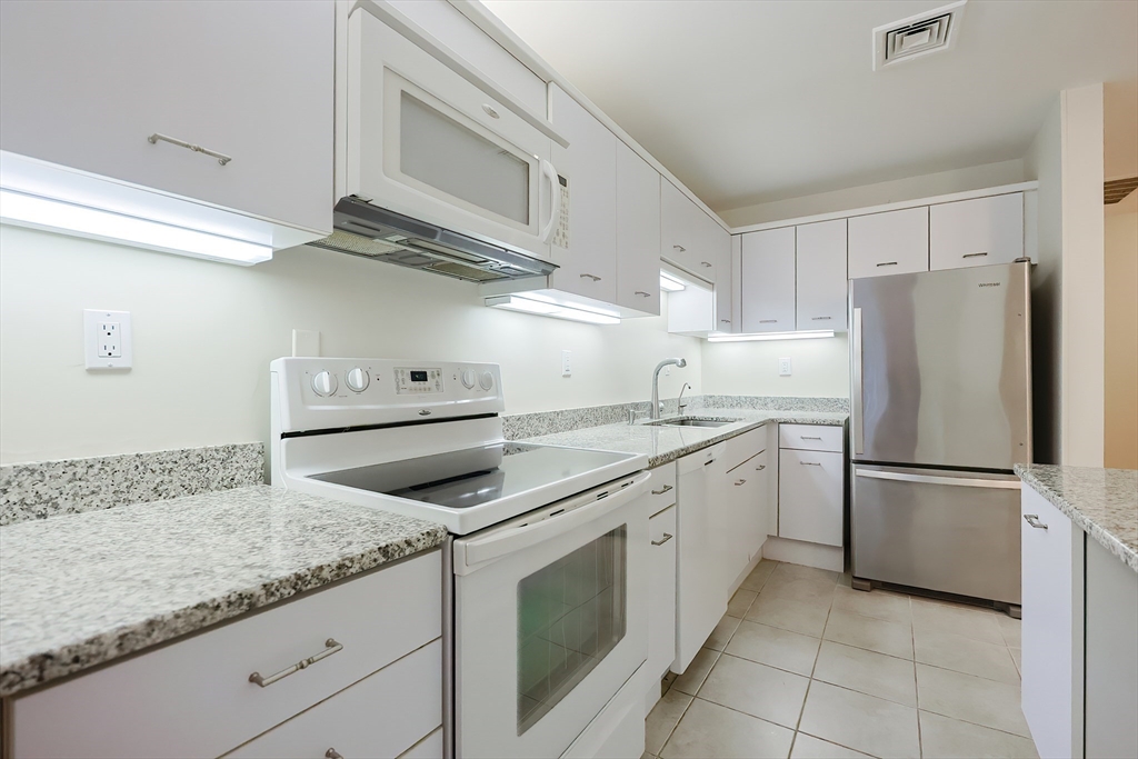 26 Holly Ln 3E