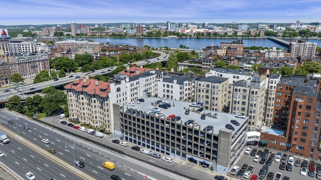 425 Newbury Street F15