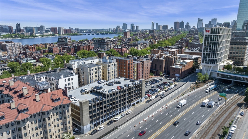 425 Newbury Street F15