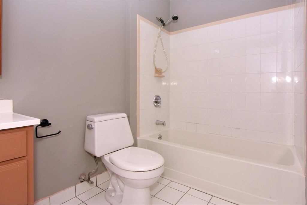 64 Foster St #301, Peabody, MA Photo #17