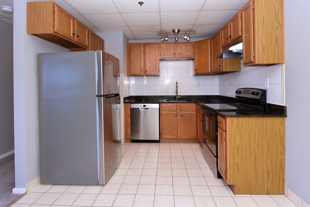 64 Foster St #301, Peabody, MA Photo #8