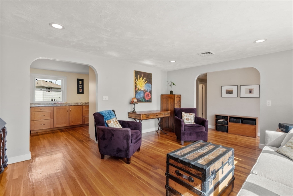 33 Joseph Rd