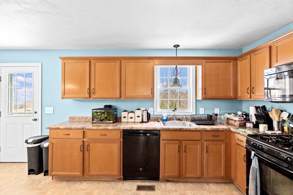 29 Captain Hall Rd