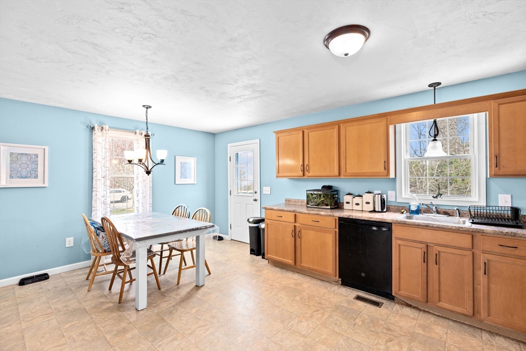 29 Captain Hall Rd
