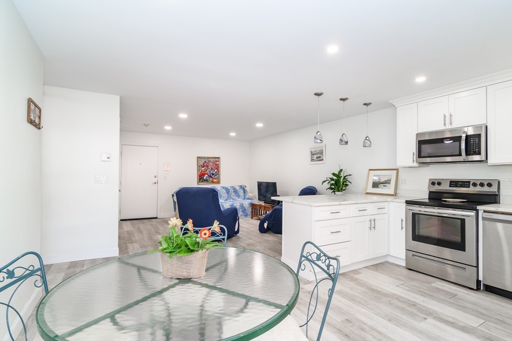 71 Edgeworth St 21