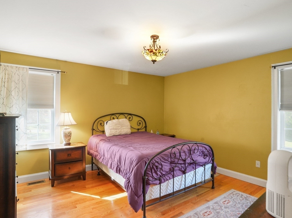26 S Wheaton Avenue, Seekonk, MA Photo #11