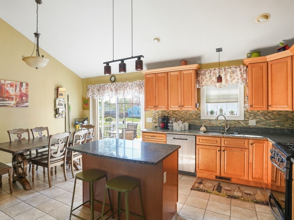 26 S Wheaton Avenue, Seekonk, MA Photo #6