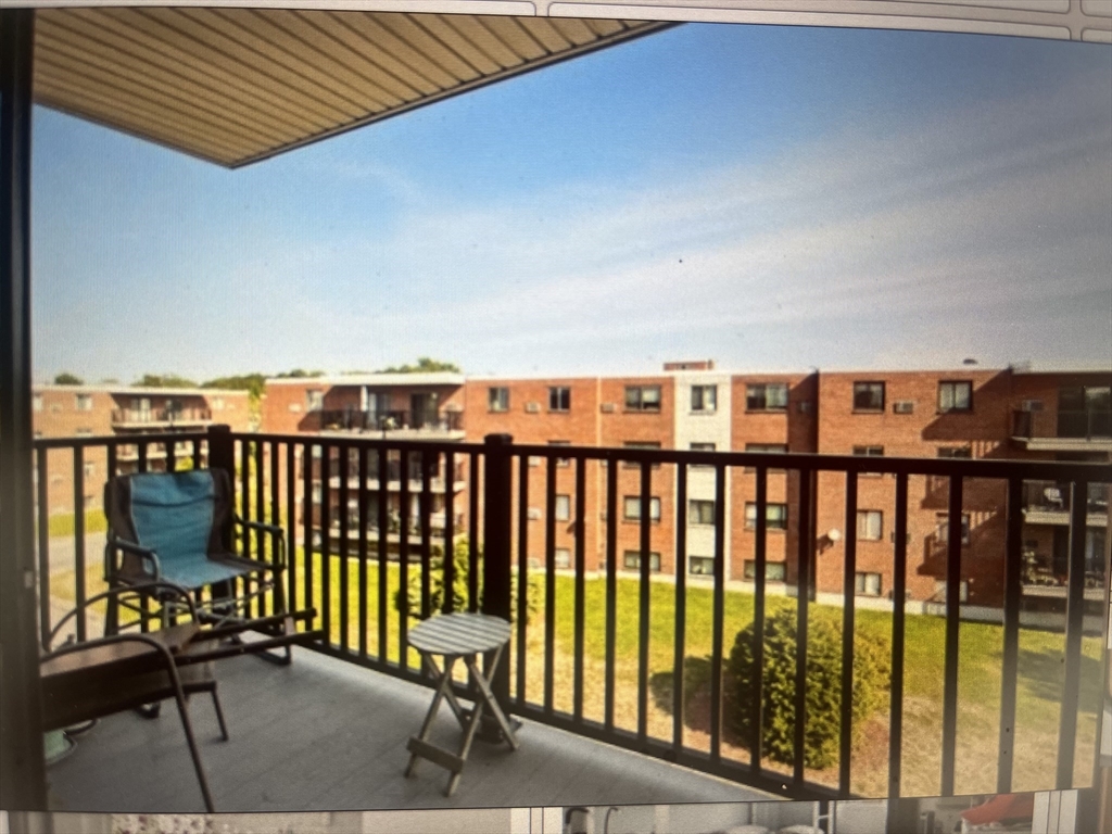 1000 Governors Dr 38