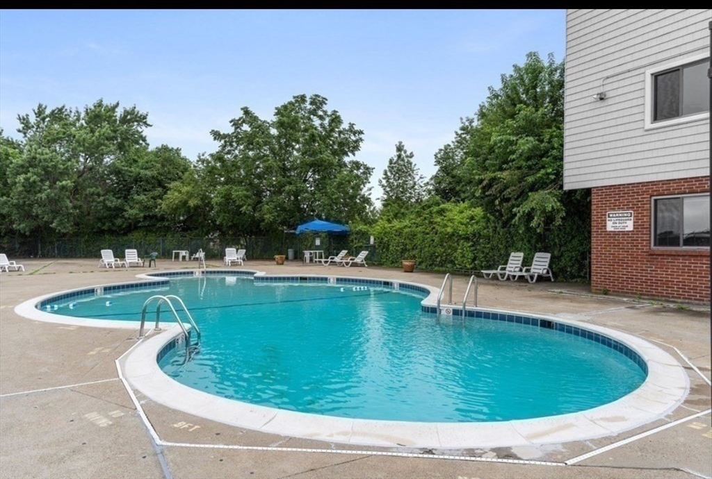 1000 Governors Dr 38