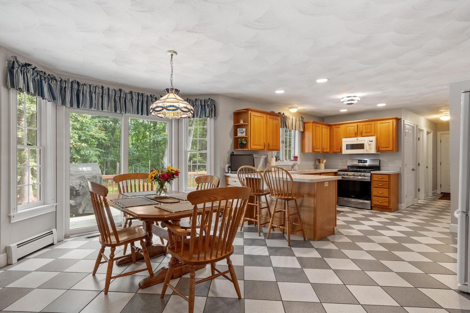 34 Arrowwood St
