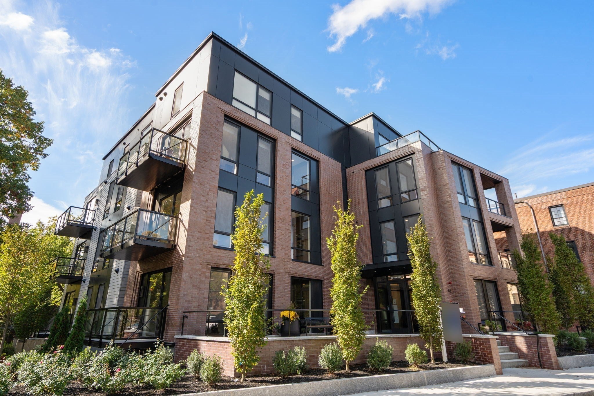 80 Vernon ST Unit 1A, Brookline MA 02446