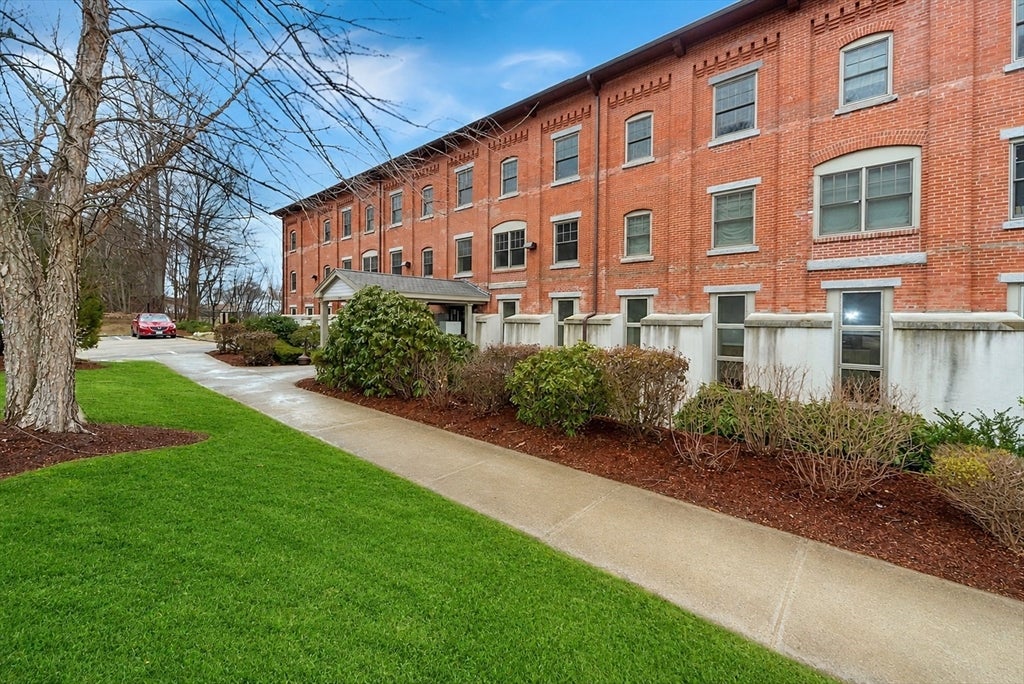 540 Main St 101