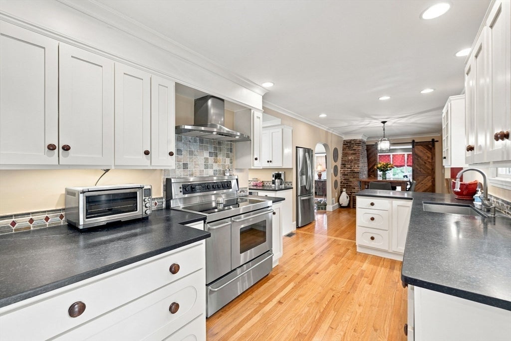 62 Walnut Road, Hamilton, MA, 62 Walnut Road, Hamilton, MA Photo #3