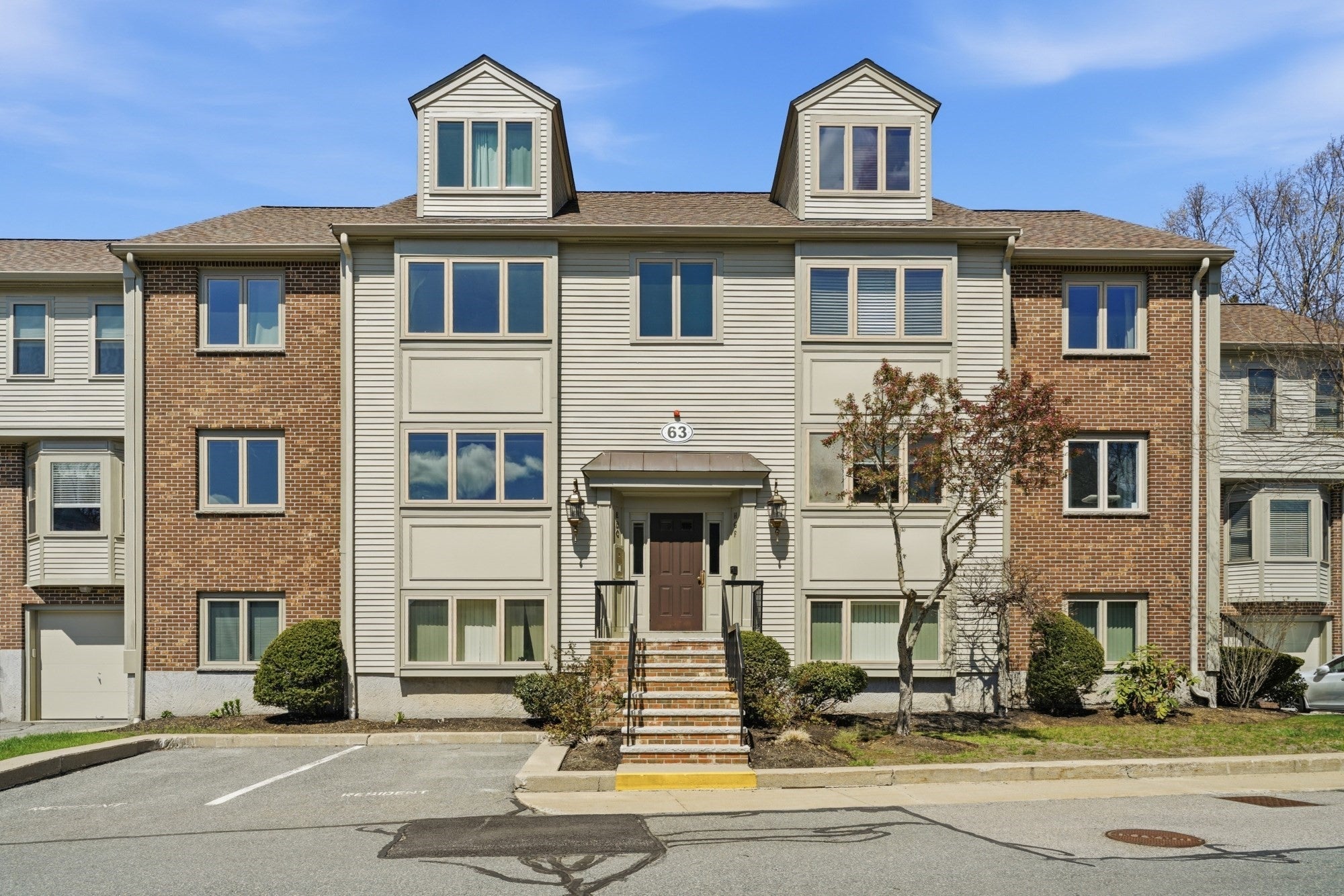 63 Maple St