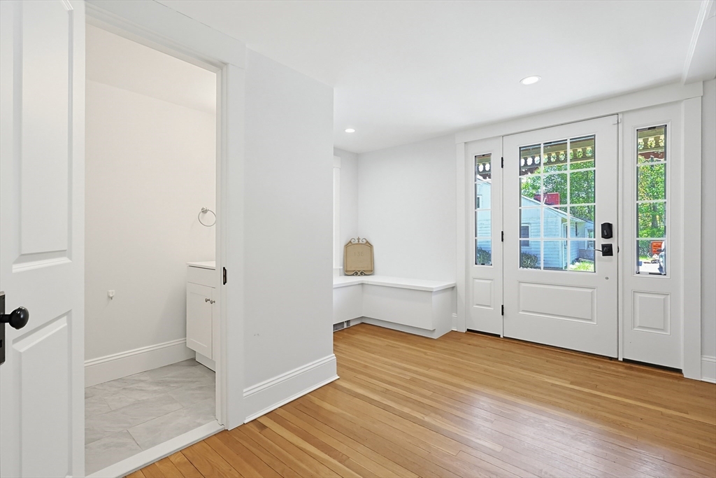 136 Lincoln St